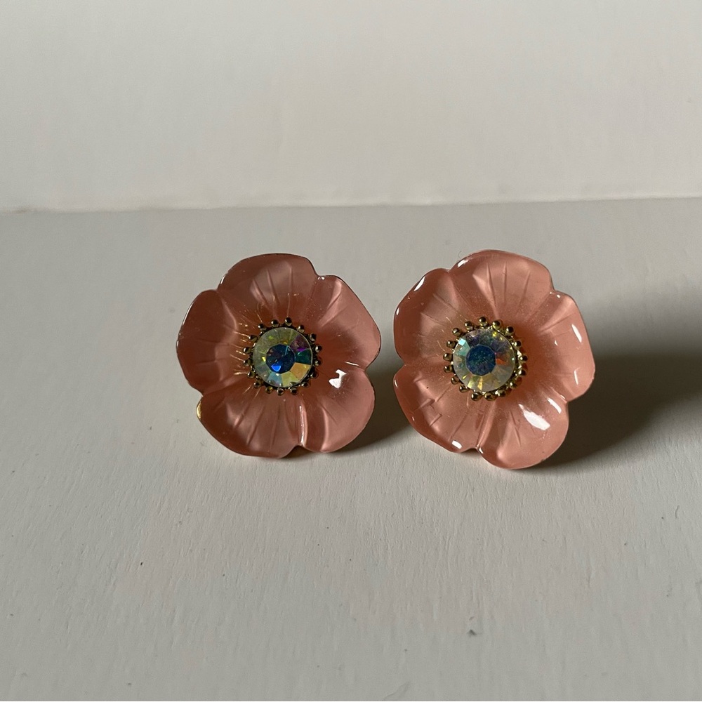 Unmarked flower earrings